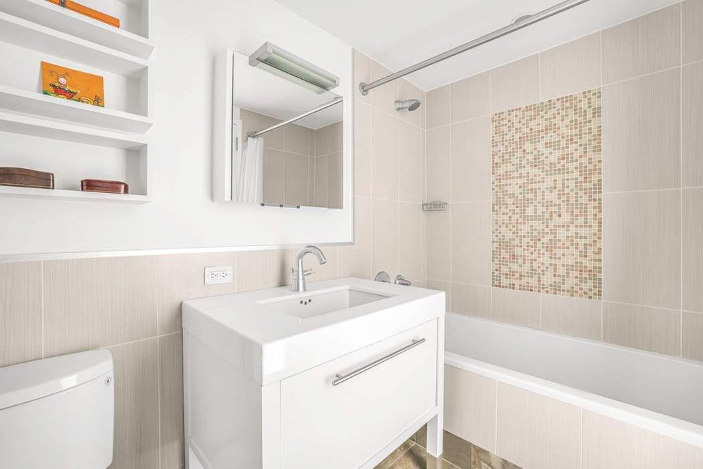 225 East 34th Street, Unit 12C photo 8