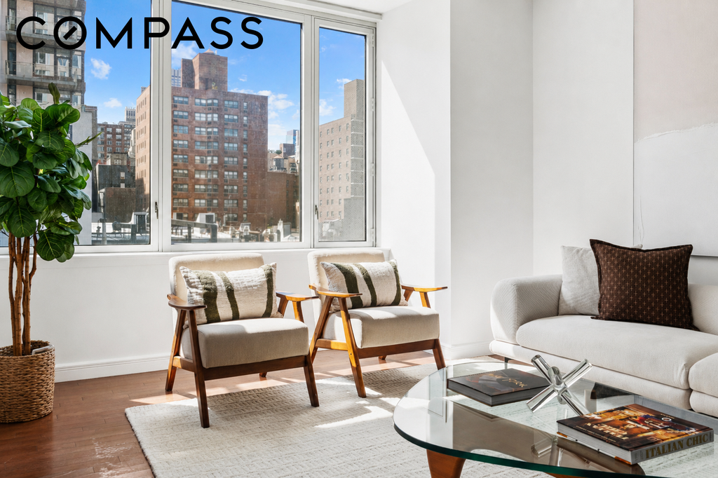 225 East 34th Street, Unit 7C photo 2