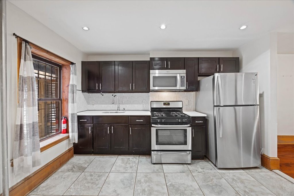 554 Lexington Avenue