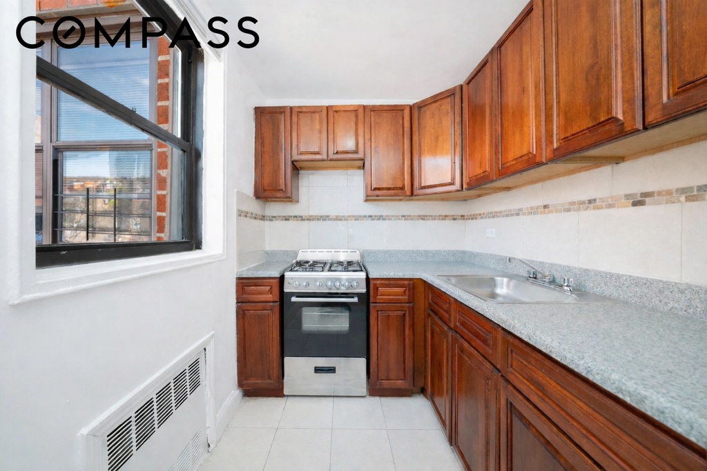 1270 East 51st Street, Unit 6M photo 5