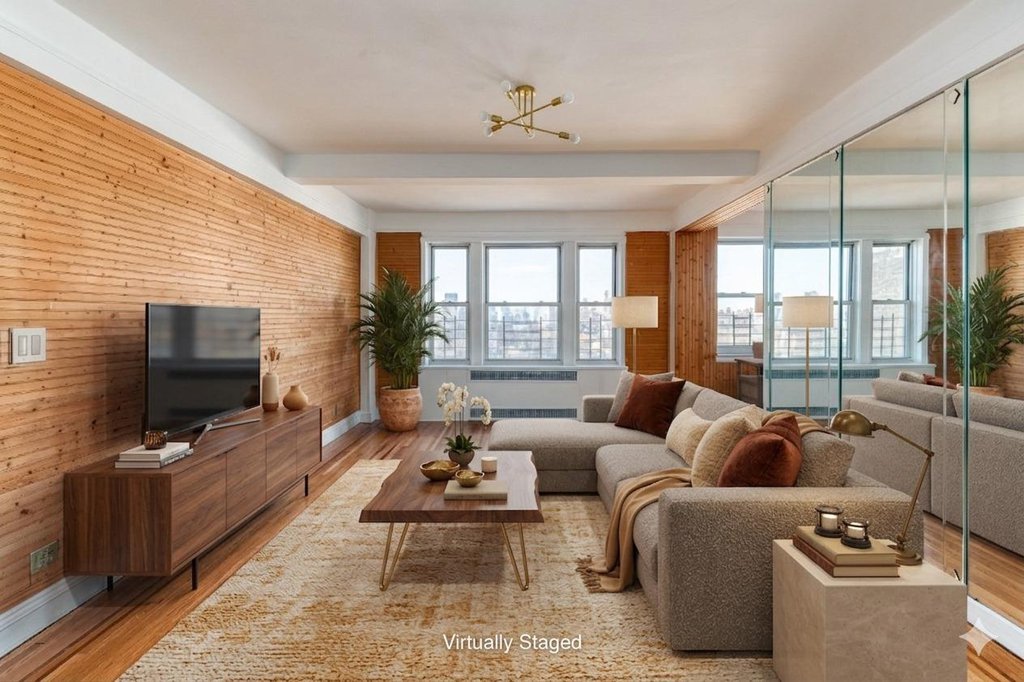 224 Highland Boulevard, Unit 204