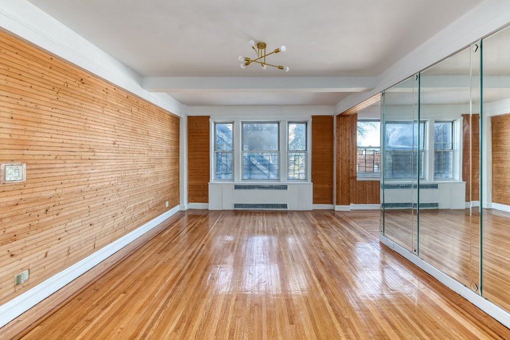 224 Highland Boulevard, Unit 204 photo 2