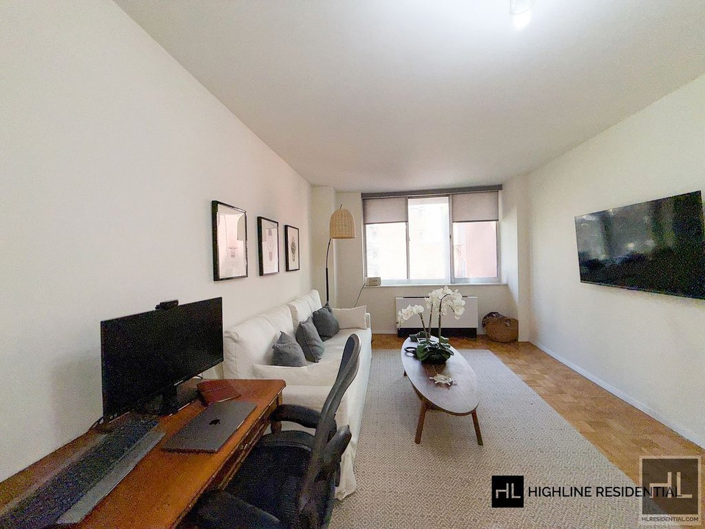 250 East 40th Street, Unit 4A photo 5