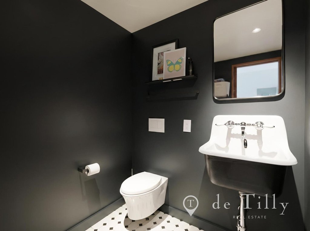 211 Thompson Street, Unit PH6E photo 4