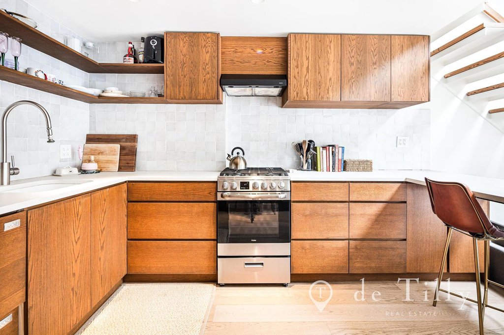 211 Thompson Street, Unit PH6E photo 8