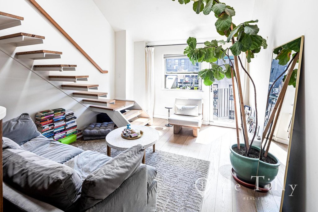 211 Thompson Street, Unit PH6E photo 11