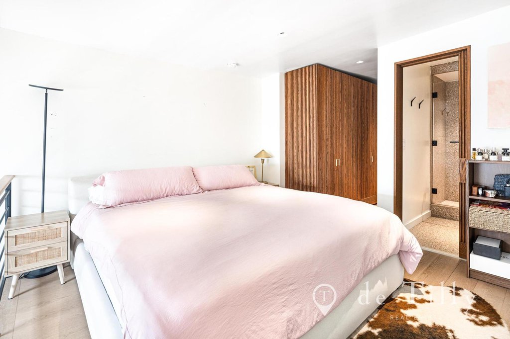211 Thompson Street, Unit PH6E photo 17