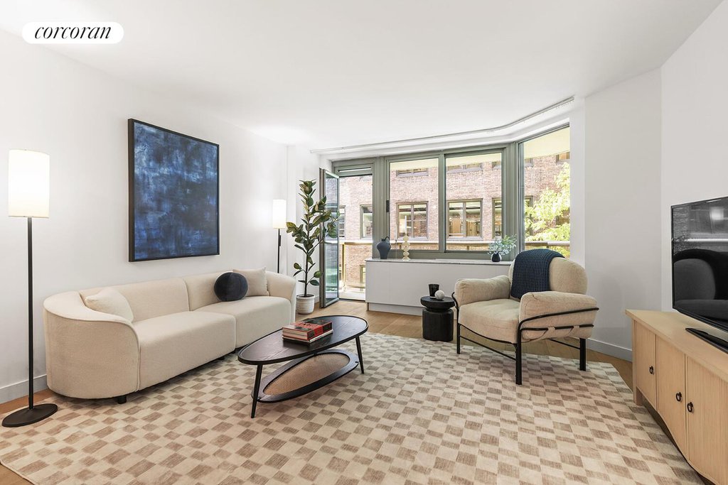 234 East 46th Street, Unit 1605 photo 2