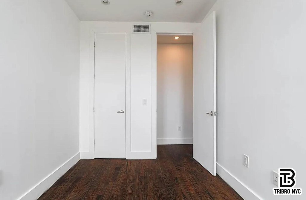 558 Kosciuszko Street, Unit 1K photo 6