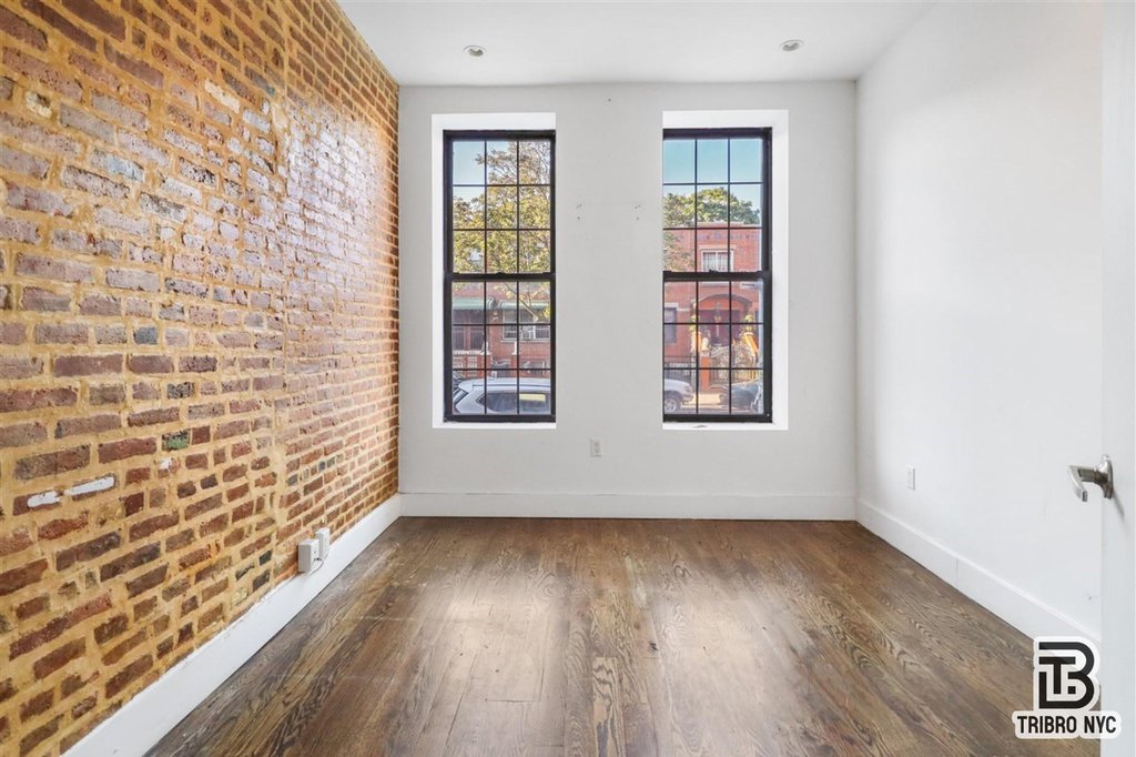 558 Kosciuszko Street, Unit 1K photo 2