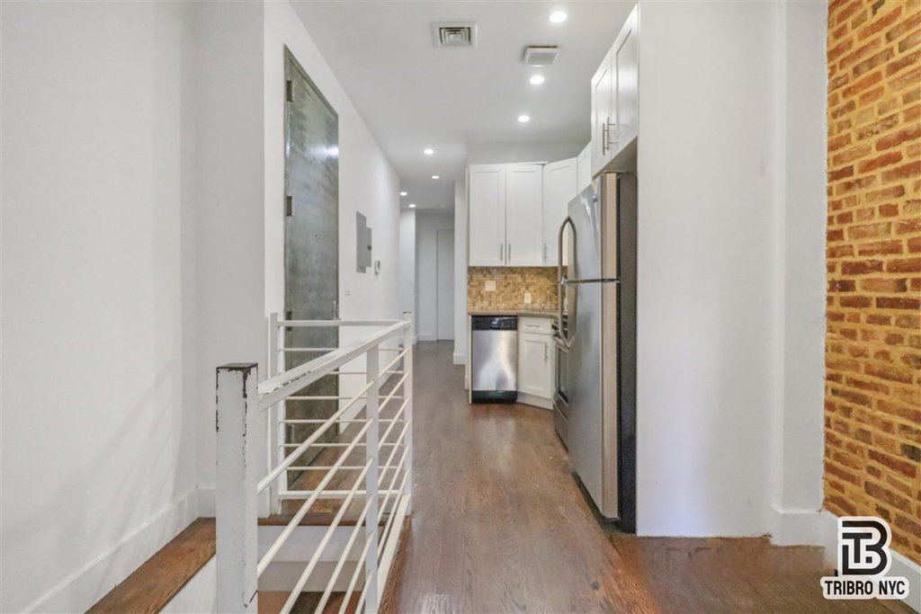558 Kosciuszko Street, Unit 1K photo 4