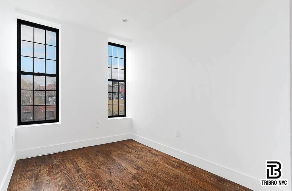 558 Kosciuszko Street, Unit 2R