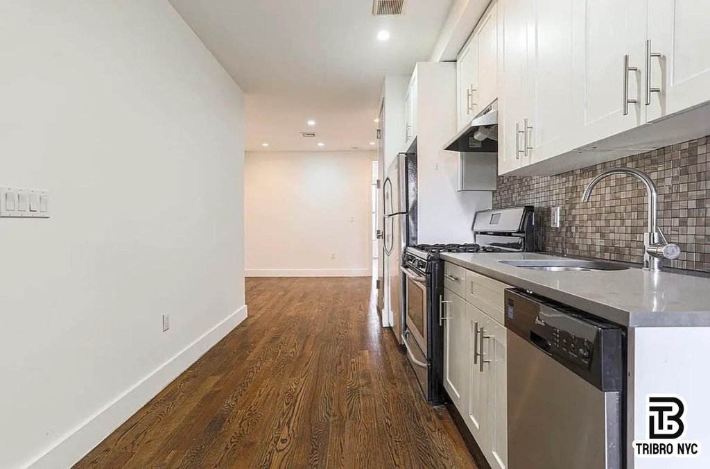 558 Kosciuszko Street, Unit 2R photo 5