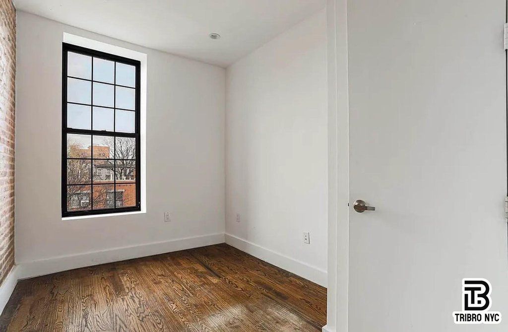 558 Kosciuszko Street, Unit 2R photo 6