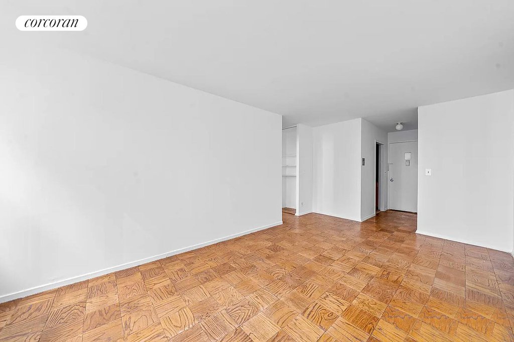 301 East 45th Street, Unit 7D photo 4