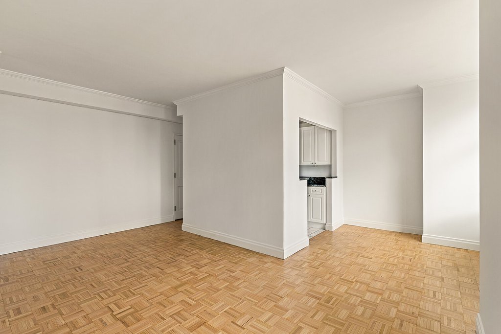 404 East 76th Street, Unit 10D photo 3