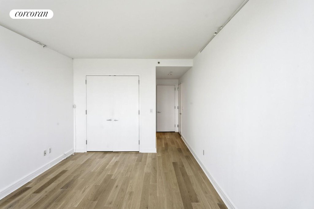 120 Riverside Boulevard, Unit 5L photo 6