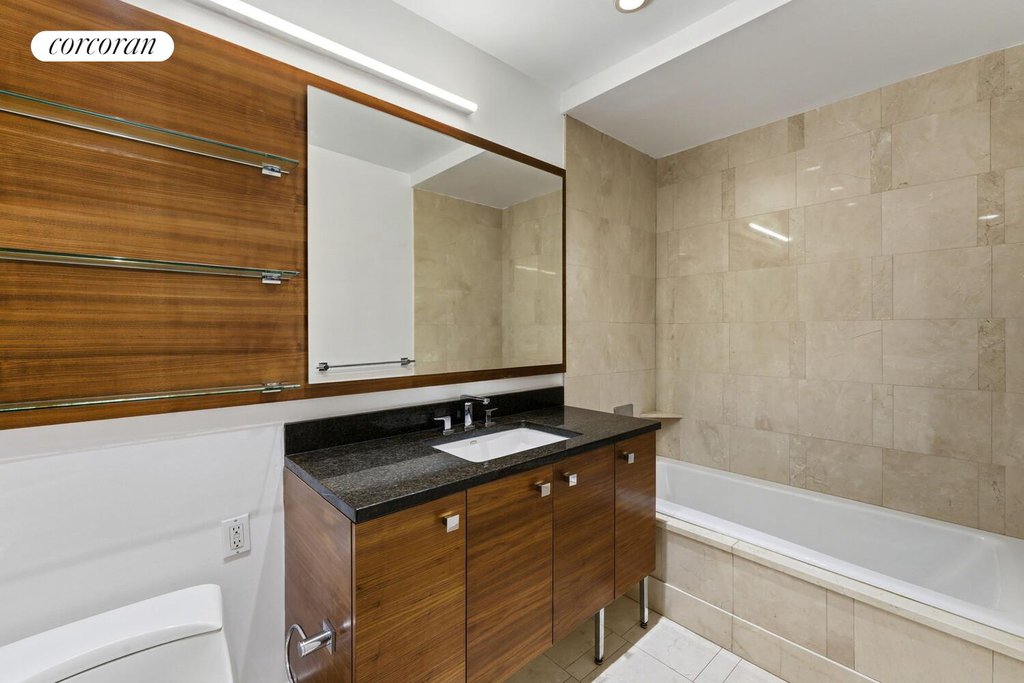 120 Riverside Boulevard, Unit 5L photo 9