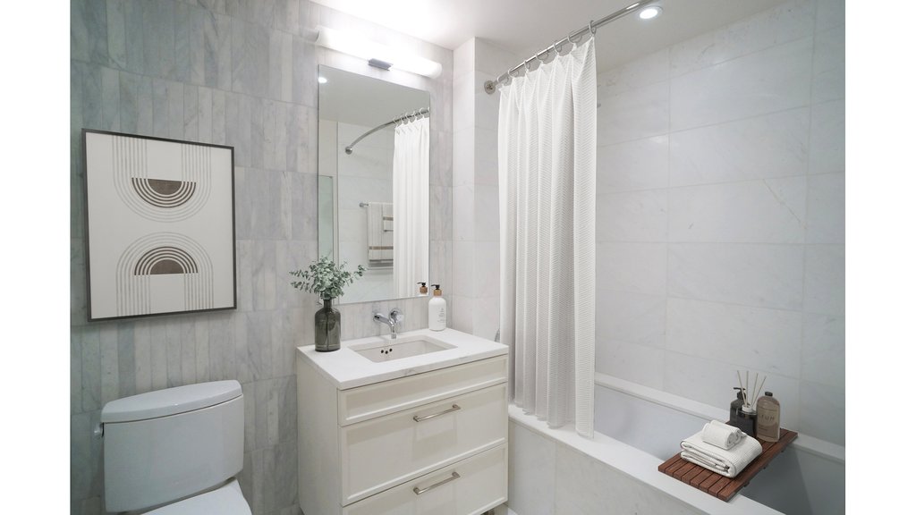 160 East 22nd Street, Unit 3E photo 4