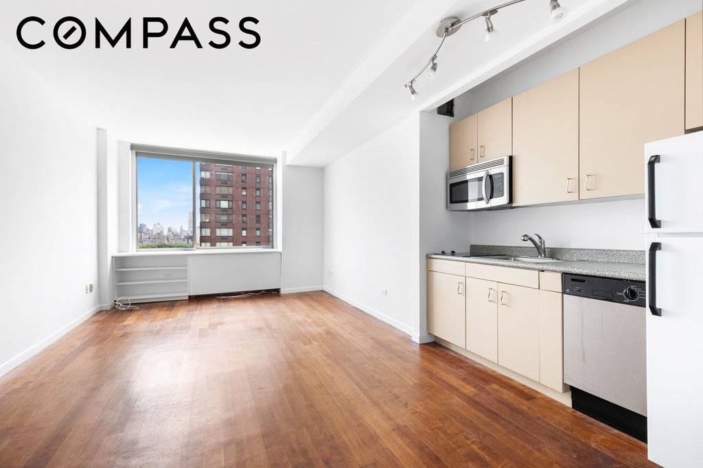 111 West 67th Street, Unit 24L photo 3