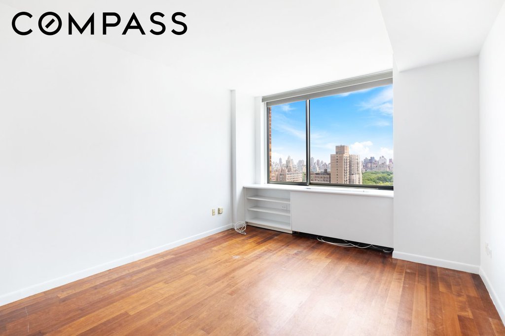 111 West 67th Street, Unit 24L photo 4