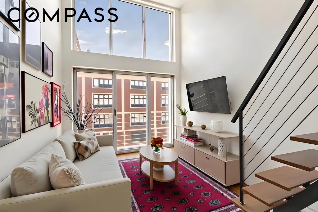 335 Warren Street, Unit 401