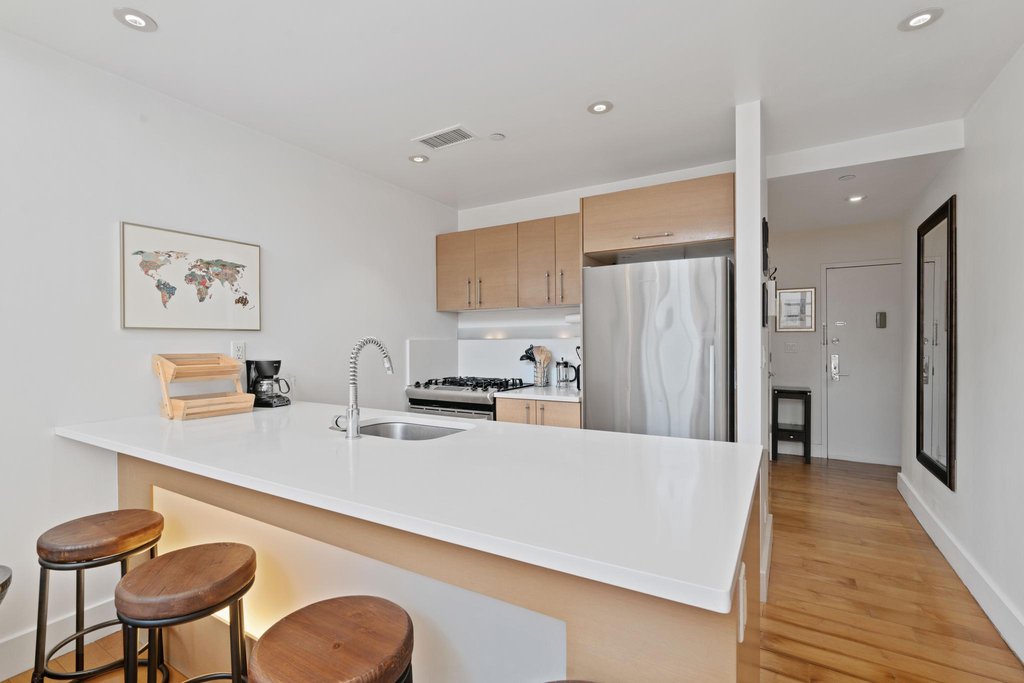 96 Woodpoint Road, Unit 2C photo 3