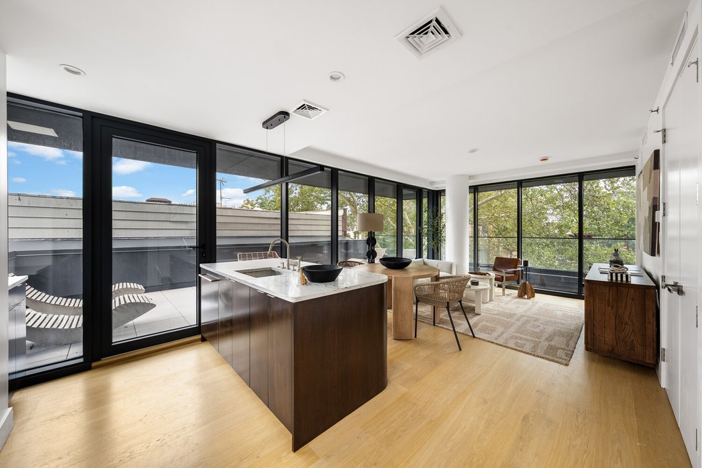814 Fifth Avenue, Unit 3C photo 3