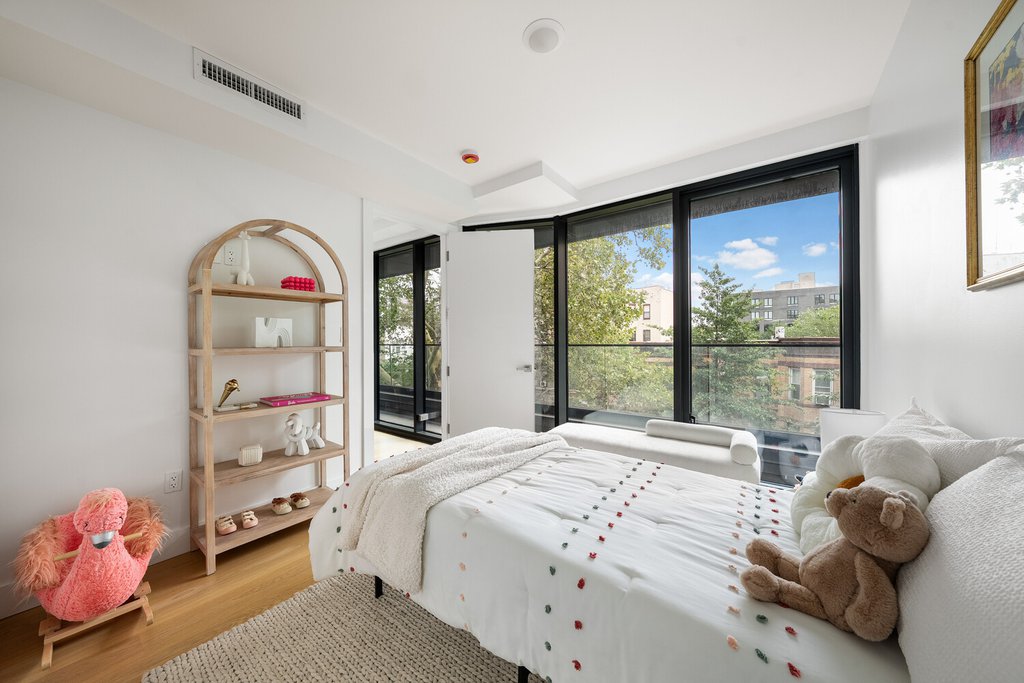 814 Fifth Avenue, Unit 3C photo 8