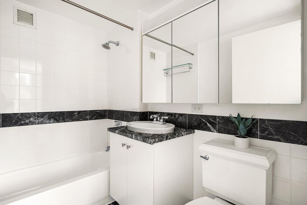 425 Main Street, Unit 4E photo 8