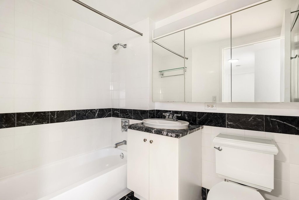 425 Main Street, Unit 4E photo 9