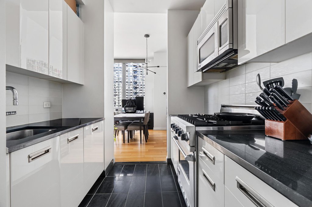 46-30 Center Boulevard, Unit 1503 photo 6