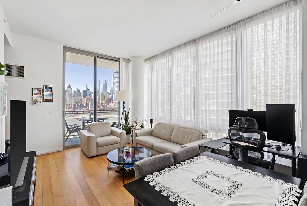 46-30 Center Boulevard, Unit 1503