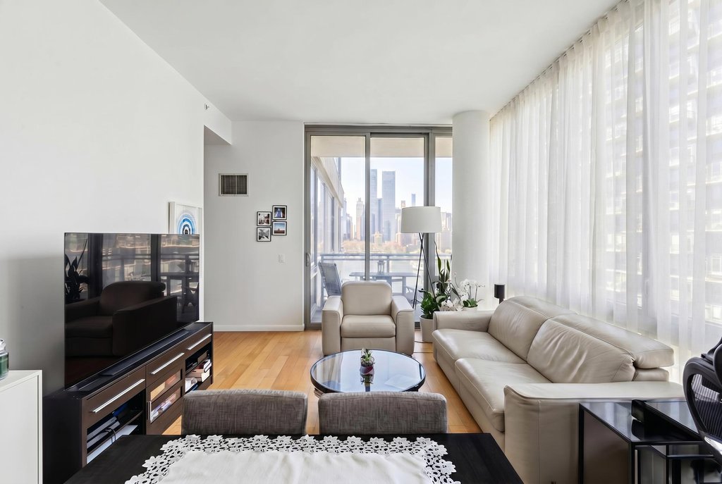46-30 Center Boulevard, Unit 1503 photo 3