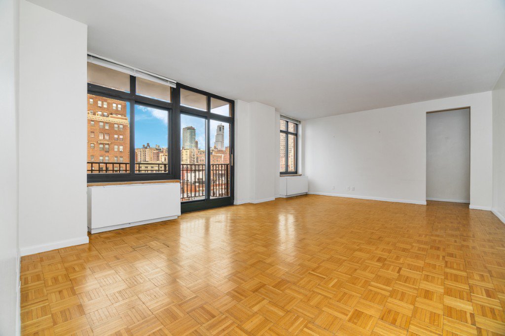 222 Riverside Drive, Unit 11E photo 10