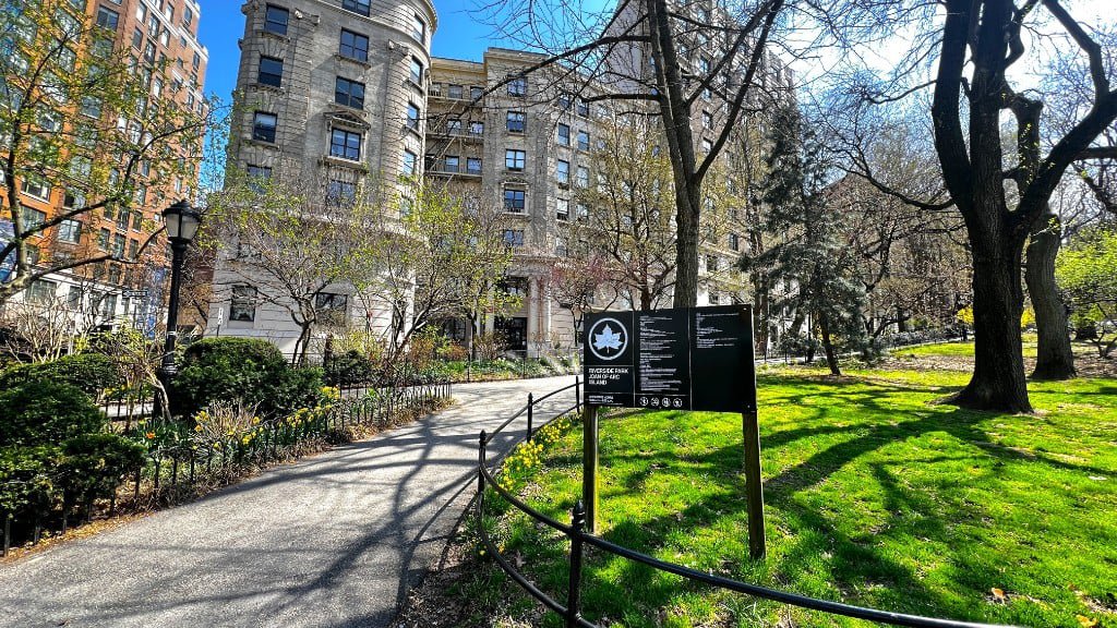 222 Riverside Drive, Unit 11E photo 21