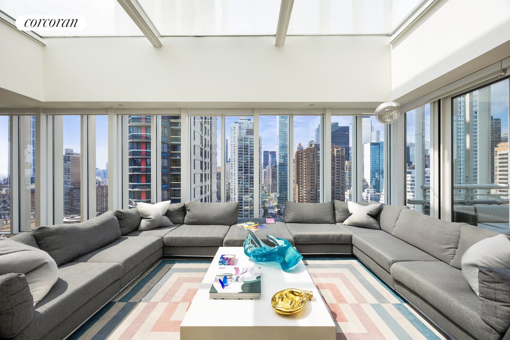 301 East 61st Street, Unit PENTHOUSE photo 2