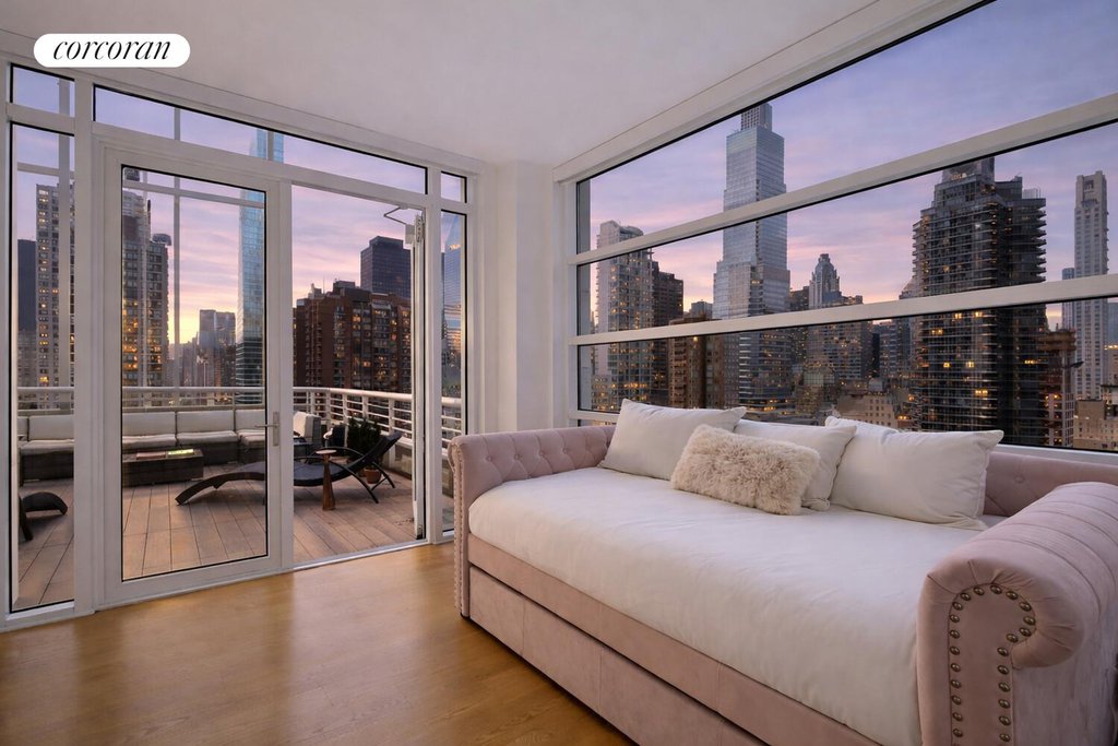 301 East 61st Street, Unit PENTHOUSE photo 13