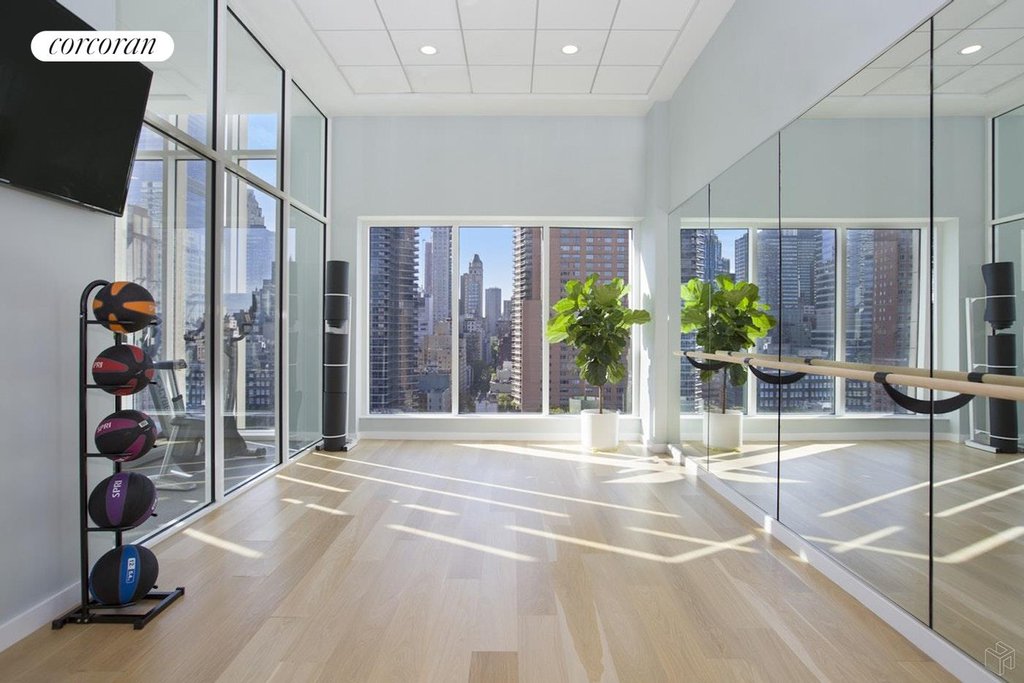 301 East 61st Street, Unit PENTHOUSE photo 17