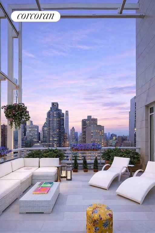 301 East 61st Street, Unit PENTHOUSE photo 3