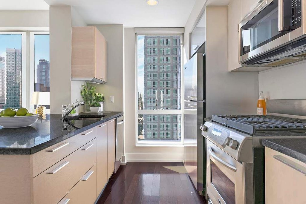350 West 42nd Street, Unit 15L photo 2