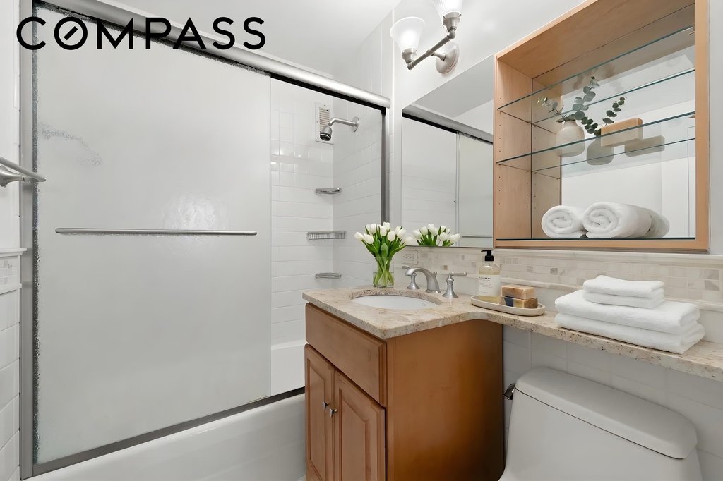 10 West 66th Street, Unit 7C photo 8