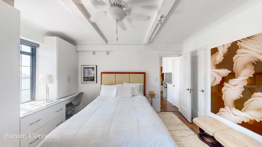 5 Tudor City Place, Unit 1932 photo 5