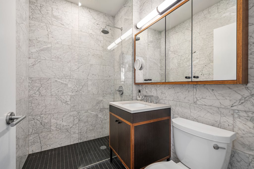184 Kent Avenue, Unit B506 photo 9