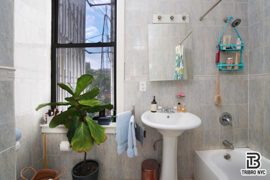 301 West 20th Street, Unit 2A