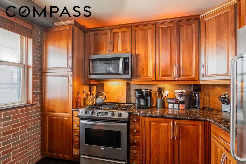 5800 Arlington Avenue, Unit 20L photo 9