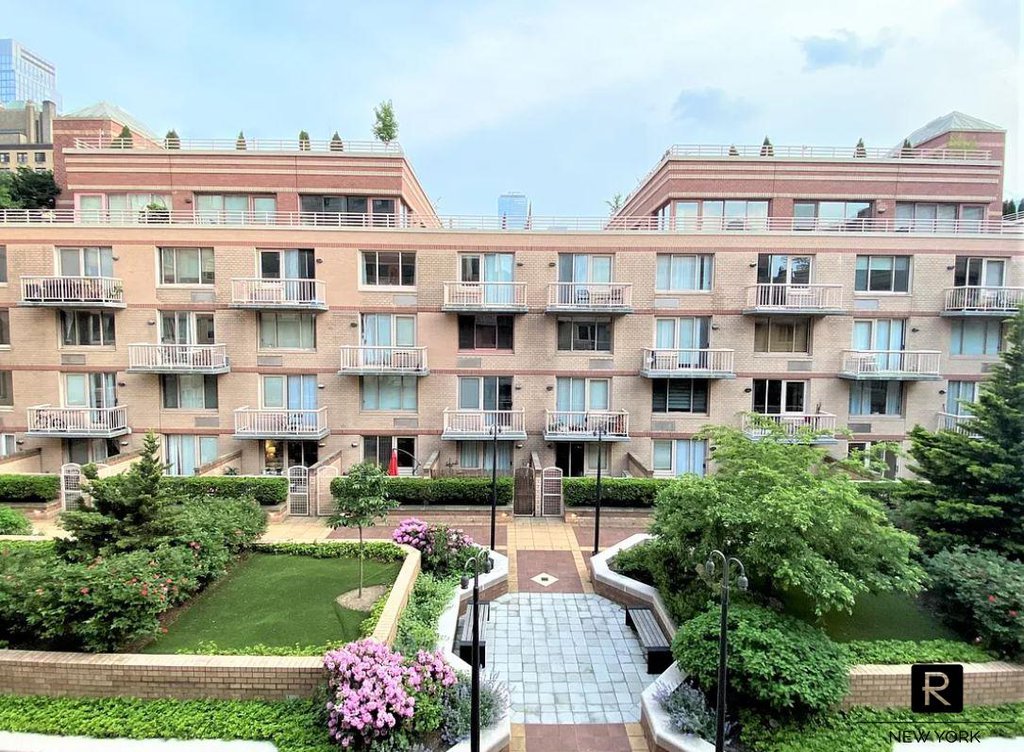 350 West 50th Street, Unit 4RR photo 3
