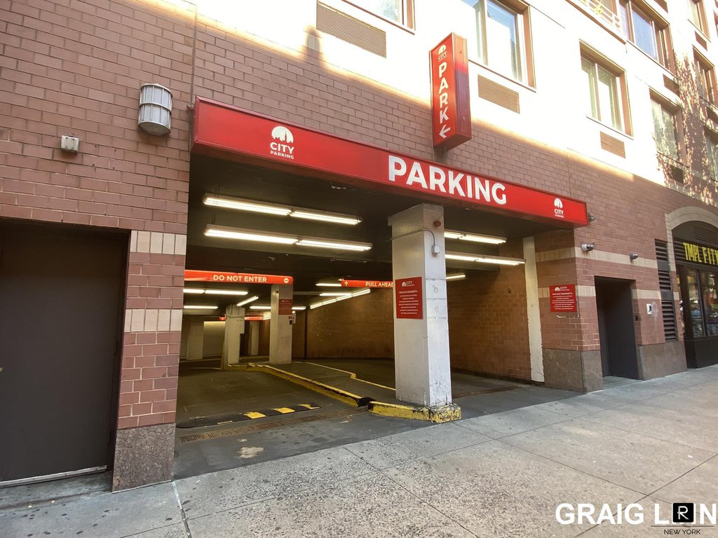 350 West 50th Street, Unit 4RR photo 20