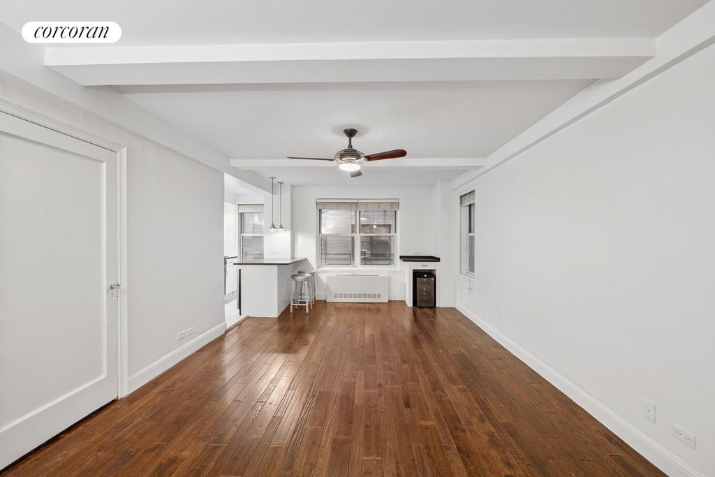 424 East 52nd Street, Unit 2D photo 2