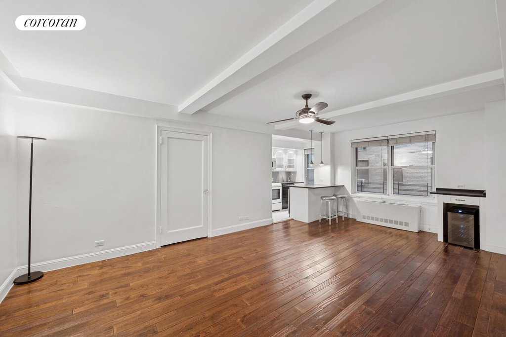 424 East 52nd Street, Unit 2D photo 4